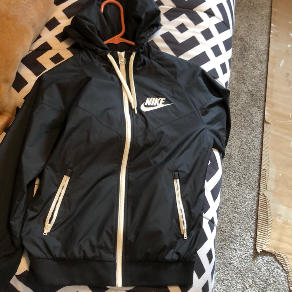 Nike wind breaker
